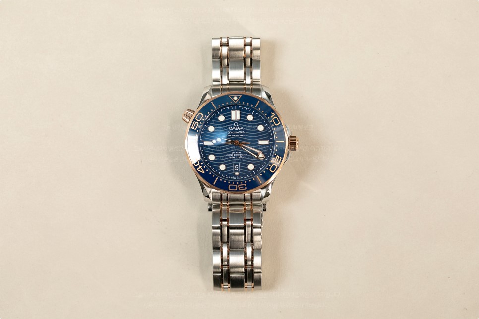 (2019. 10. 7) 오메가 씨마스터 다이버 300M 스틸 세드나ᵀᴹ 투톤 블루다이얼(OMEGA Seamaster Diver 300M Two Tone Blu… 이미지 2