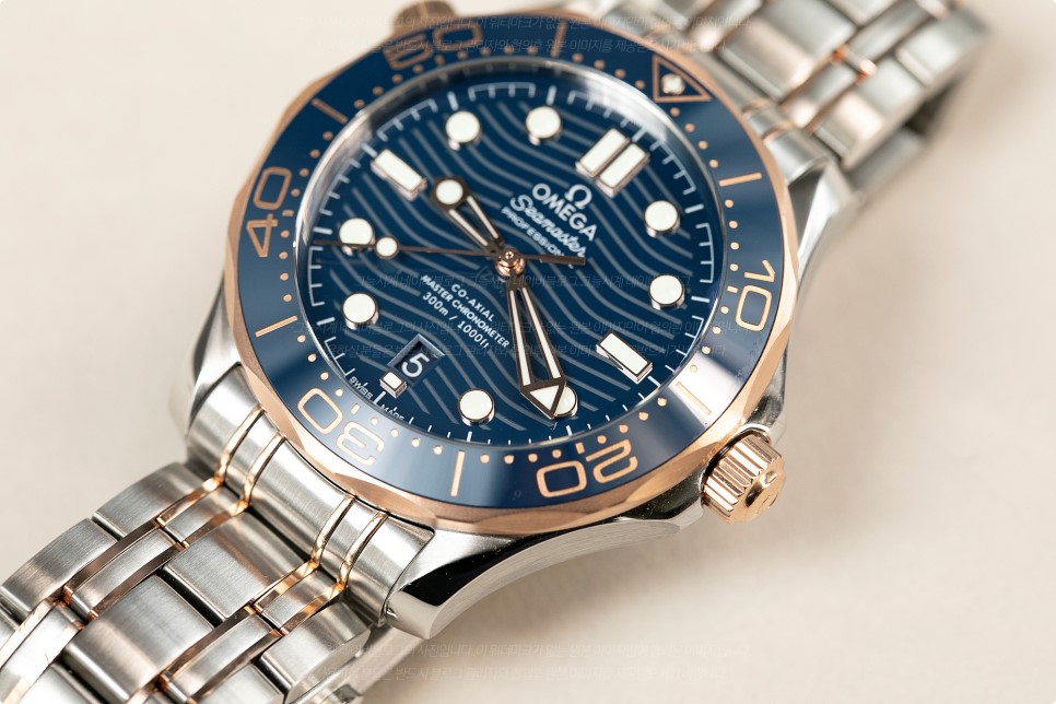 (2019. 10. 7) 오메가 씨마스터 다이버 300M 스틸 세드나ᵀᴹ 투톤 블루다이얼(OMEGA Seamaster Diver 300M Two Tone Blu… 이미지 4