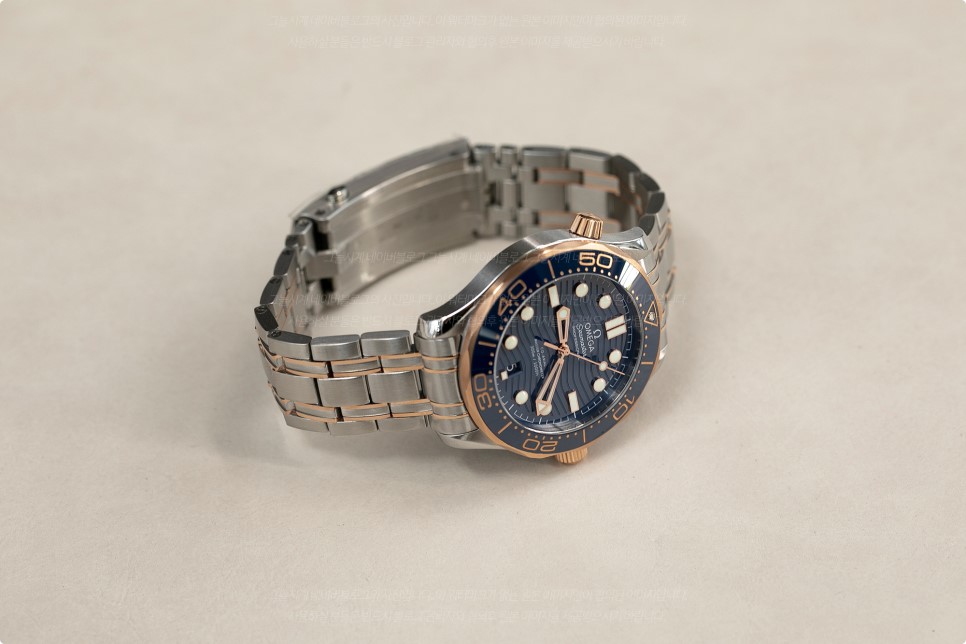 (2019. 10. 7) 오메가 씨마스터 다이버 300M 스틸 세드나ᵀᴹ 투톤 블루다이얼(OMEGA Seamaster Diver 300M Two Tone Blu… 이미지 15