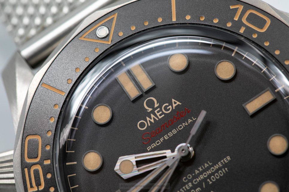 (2020. 5. 26) 오메가 씨마스터 다이버 300M 007에디션 '노 타임 투 다이" 티타늄시계(Omega Seamaster Diver 300m 007 '… 이미지 25