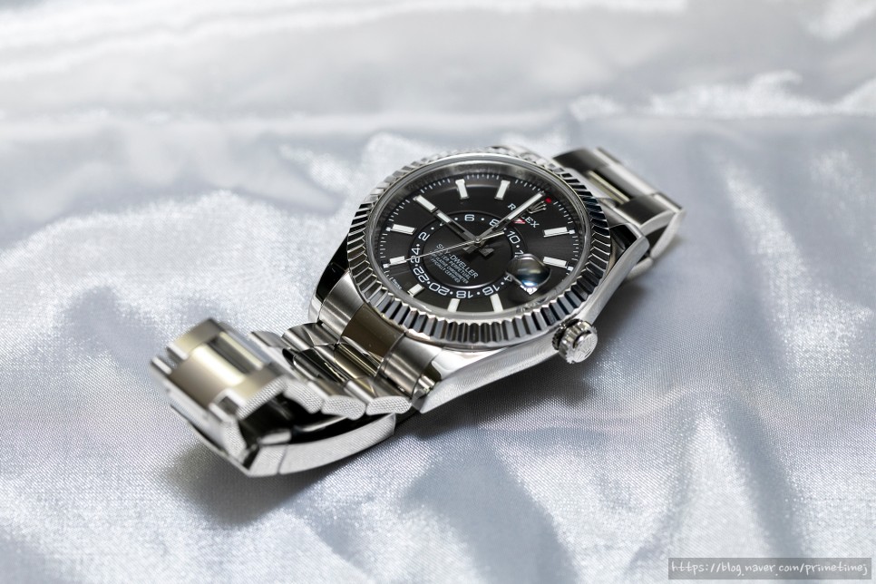 (2020. 7. 11) 롤렉스 스카이드웰러 블랙 [Rolex Sky-Dweller Black] 왕관에 가슴이 뛰었나요? 이미지 2