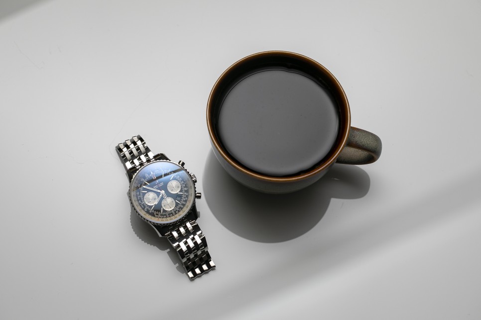 네비타이머 B01 크로노그래프 43 신형 레플리카 감정방법을 공유...... How To Spot Breitling Navitimer B01 Chronograp… 이미지 3