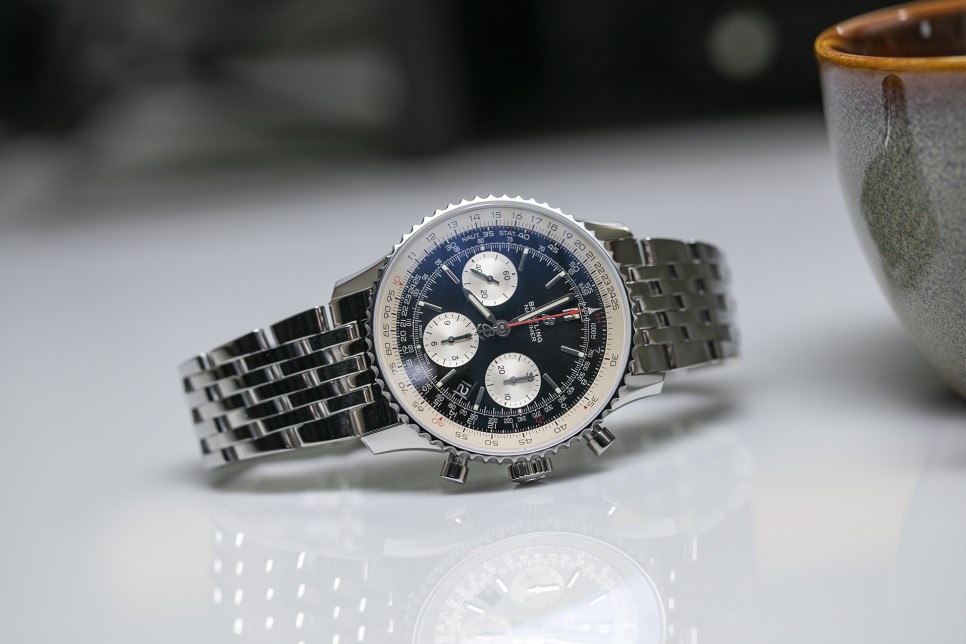 네비타이머 B01 크로노그래프 43 신형 레플리카 감정방법을 공유...... How To Spot Breitling Navitimer B01 Chronograp… 이미지 7