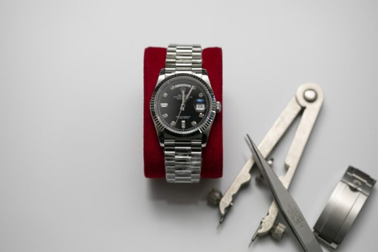 데이데이트 36 골드&다이아 레플리카시계 감정방법을 공유합니다. Rolex Day-Date 36 Luxury Black Rep Watch Review 이미지 1