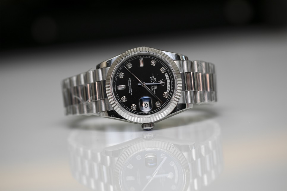 데이데이트 36 골드&다이아 레플리카시계 감정방법을 공유합니다. Rolex Day-Date 36 Luxury Black Rep Watch Review 이미지 5