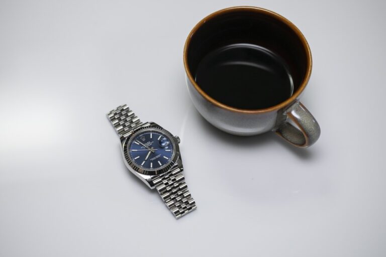 뉴 칼리버, 데이저스트(126334) 41 레플리카에 대한 감정방법 공유 How To Spot Fake Rolex Datejust 41 Blue 126334 N… 이미지 1