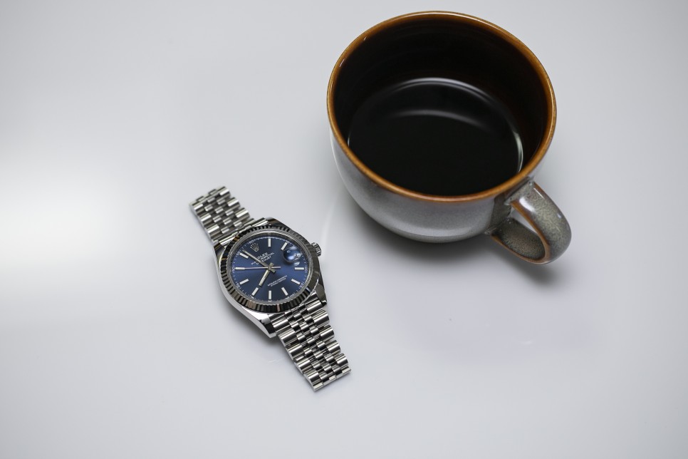뉴 칼리버, 데이저스트(126334) 41 레플리카에 대한 감정방법 공유 How To Spot Fake Rolex Datejust 41 Blue 126334 N… 이미지 1