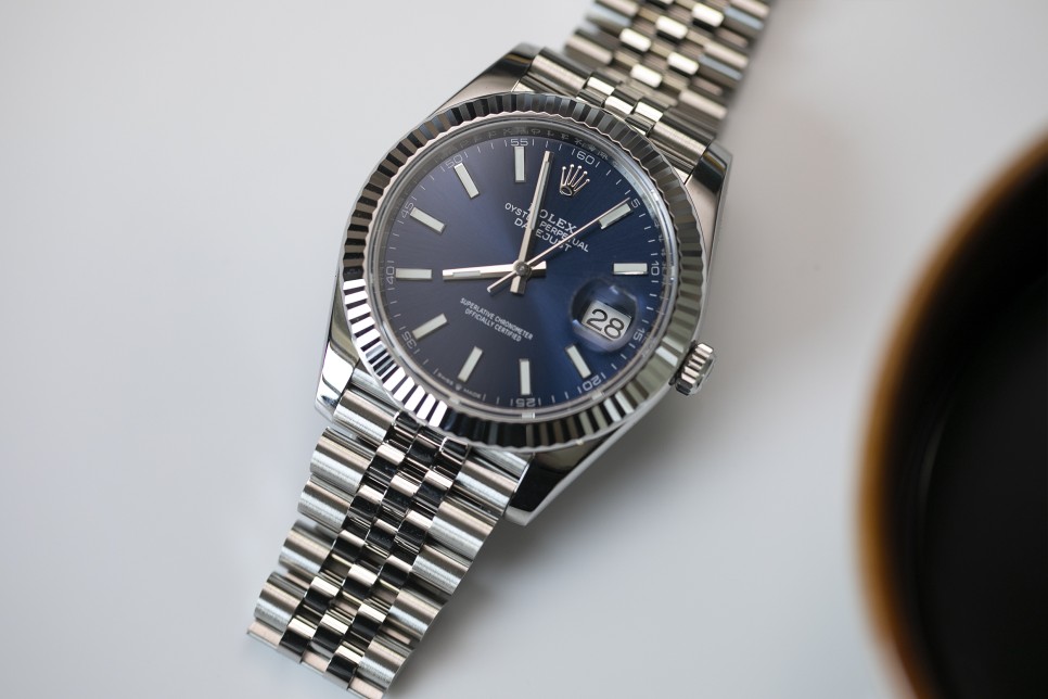 뉴 칼리버, 데이저스트(126334) 41 레플리카에 대한 감정방법 공유 How To Spot Fake Rolex Datejust 41 Blue 126334 N… 이미지 4