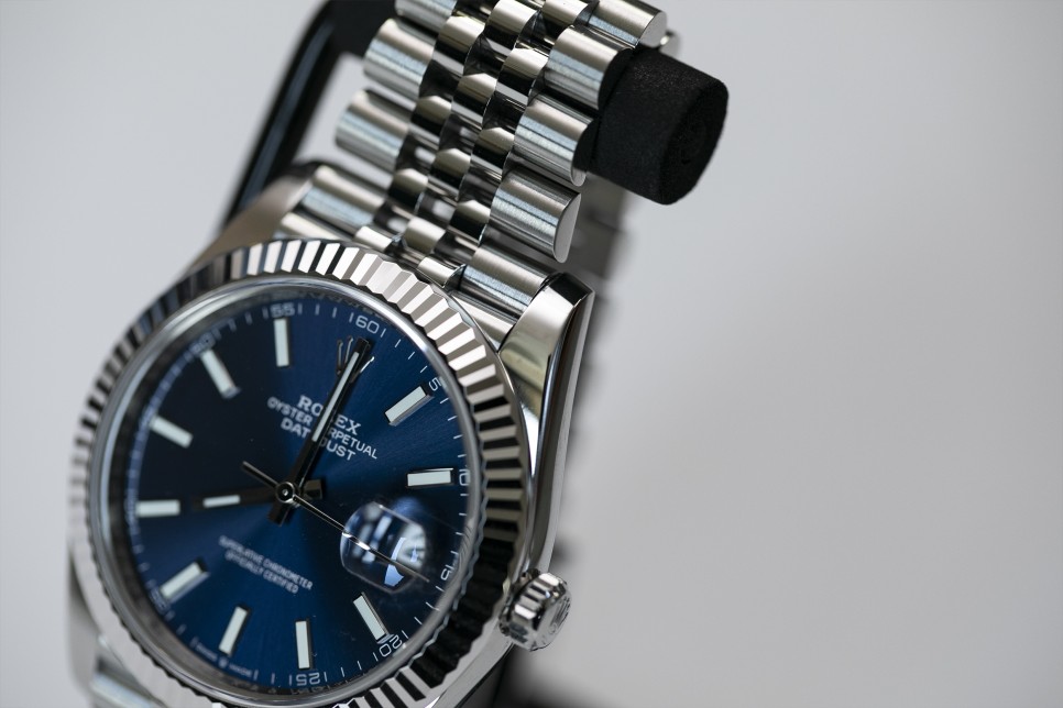 뉴 칼리버, 데이저스트(126334) 41 레플리카에 대한 감정방법 공유 How To Spot Fake Rolex Datejust 41 Blue 126334 N… 이미지 6