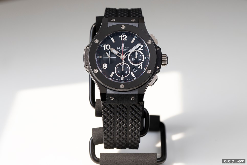 플리카시계 리뷰! 위블로 세라믹 빅뱅 크로노그래프44 블랙매직(HUBLOT BigBang Chronograph44 Black Magic) 이미지 1