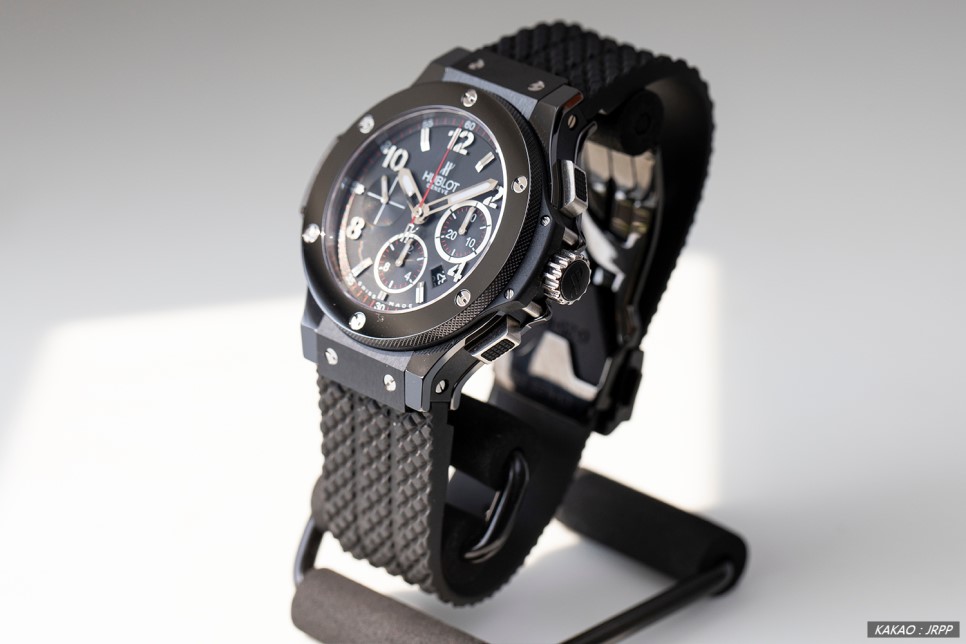플리카시계 리뷰! 위블로 세라믹 빅뱅 크로노그래프44 블랙매직(HUBLOT BigBang Chronograph44 Black Magic) 이미지 2