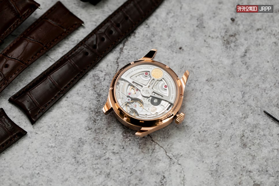 손목에 금색 축복을 내려주소서.. IWC 포르투기저 애뉴얼 캘린더 핑크골드 레플리카시계 리뷰 IWC Portuguese Annual Calendar 이미지 3