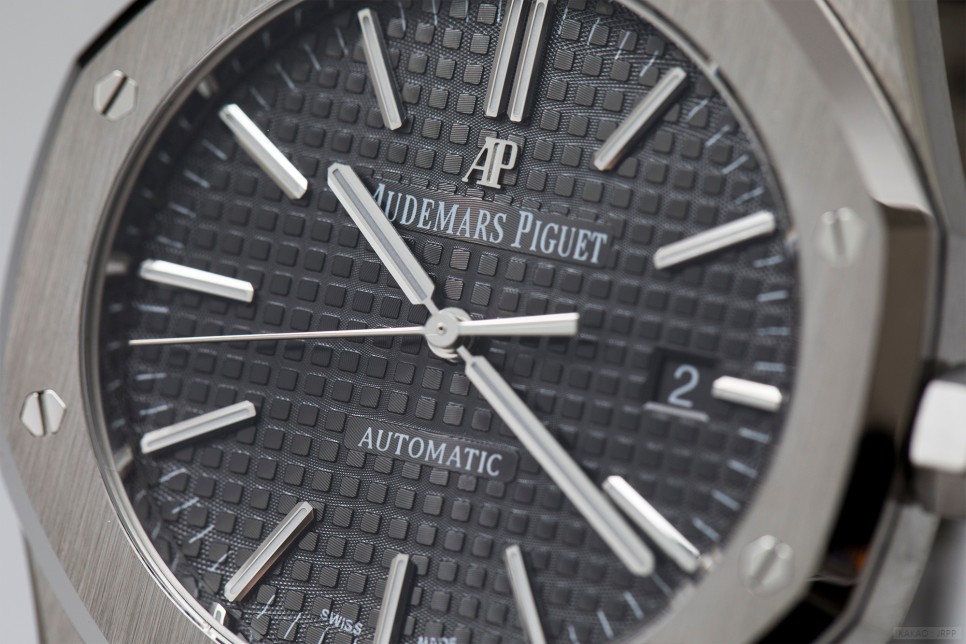 오데마피게 로얄오크 15400 블랙다이얼 V3 레플리카시계 리뷰! AudemarsPiguet RoyalOak 15400 V3 Replica Review! 이미지 4