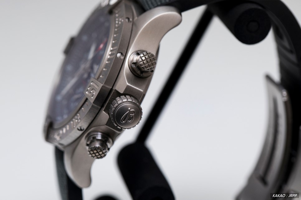 브라이틀링 어벤져 밴딧 리얼티타늄 레플리카시계 리뷰! Breitling Avenger BANDIT Chronograph Review 이미지 7