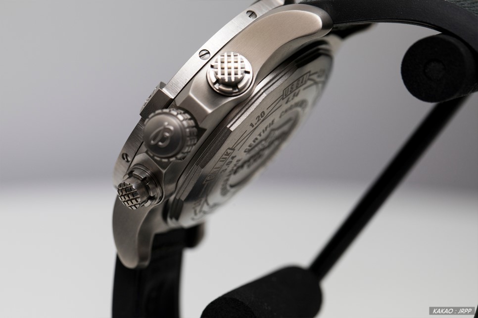 브라이틀링 어벤져 밴딧 리얼티타늄 레플리카시계 리뷰! Breitling Avenger BANDIT Chronograph Review 이미지 8