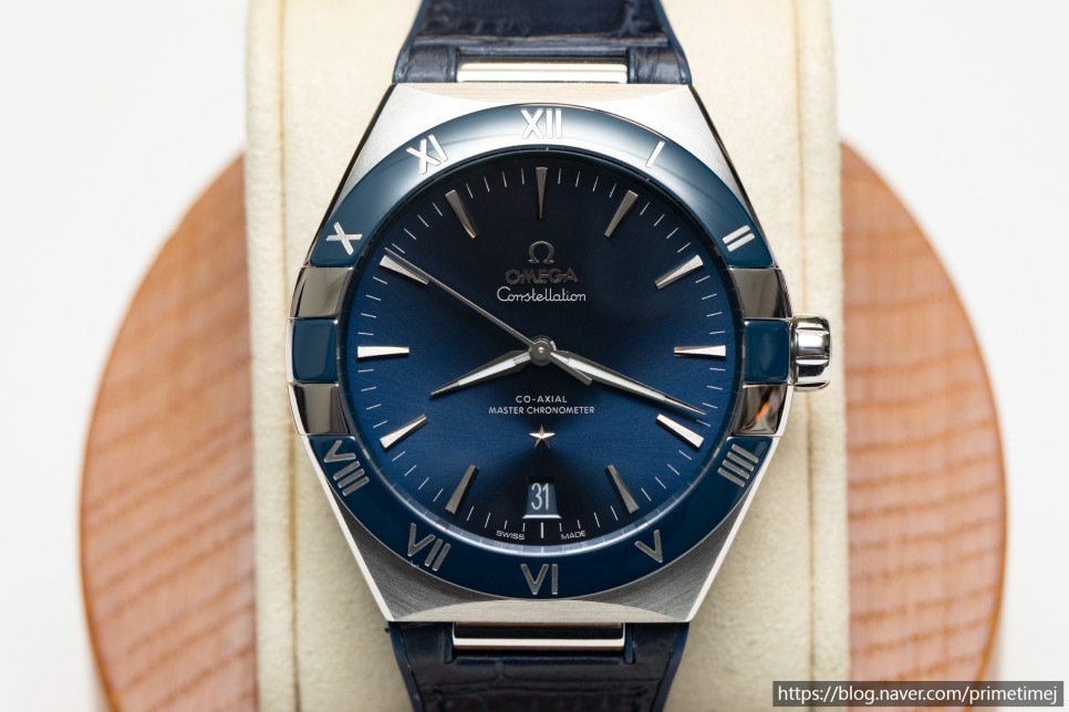 건재함을 알리는 출시. 오메가 컨스텔레이션 41 신형 레플리카시계 리뷰 Omega Constellation 41 Blue 이미지 4
