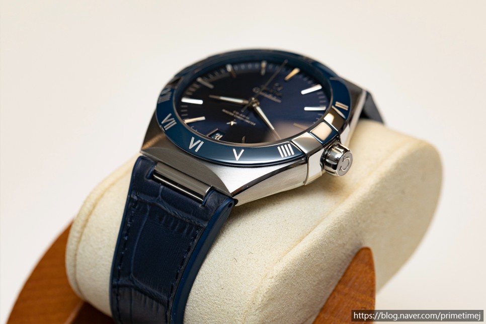 건재함을 알리는 출시. 오메가 컨스텔레이션 41 신형 레플리카시계 리뷰 Omega Constellation 41 Blue 이미지 9