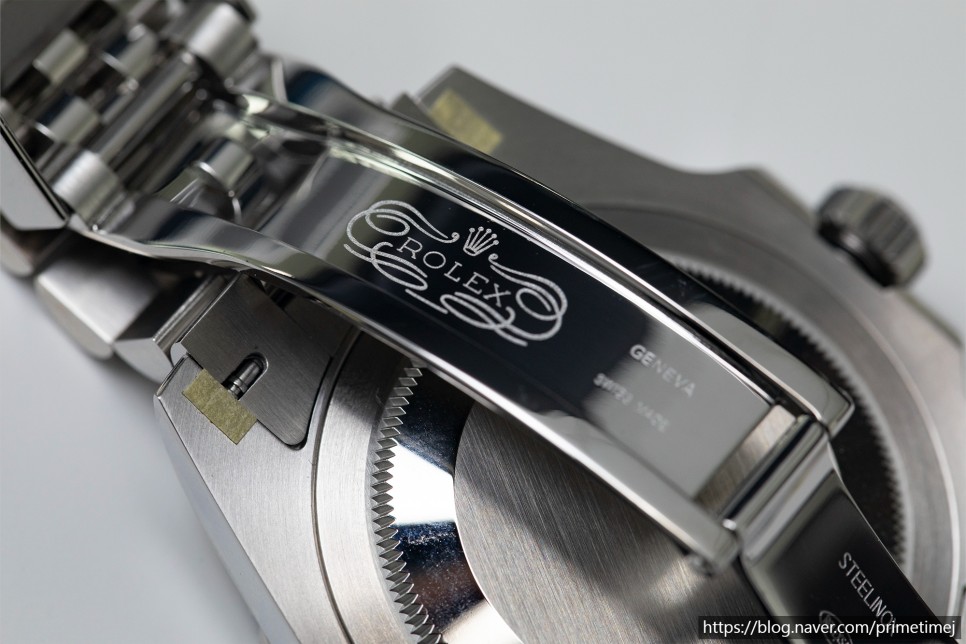 너 되게 쓸만해졌다. 롤렉스 GMT마스터2 배트걸 최신형 레플리카시계 리뷰 VS Rolex GMT Master II Batgirl 126710BLNR 이미지 14