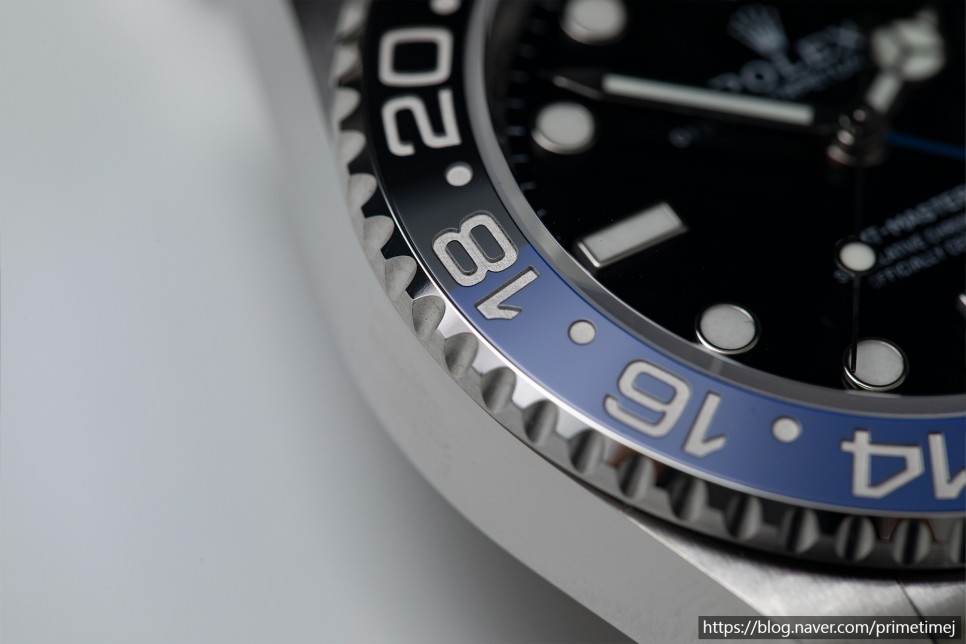 너 되게 쓸만해졌다. 롤렉스 GMT마스터2 배트걸 최신형 레플리카시계 리뷰 VS Rolex GMT Master II Batgirl 126710BLNR 이미지 20